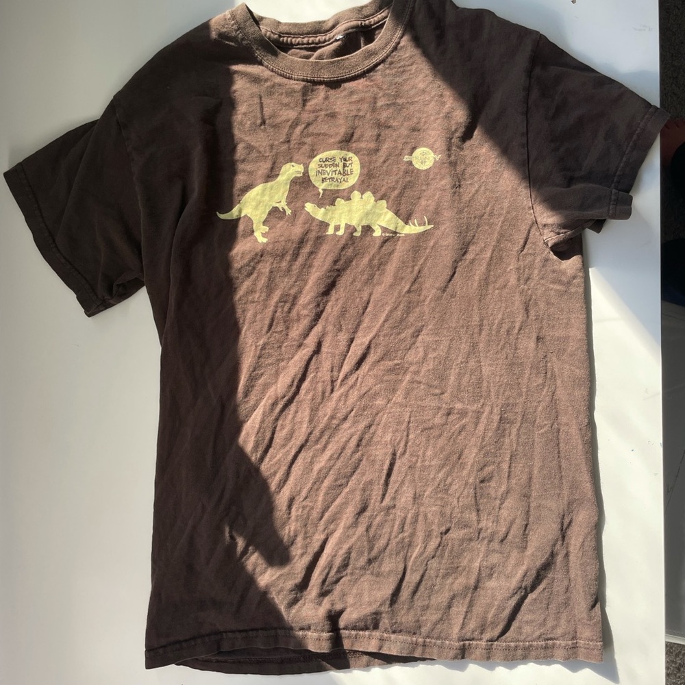 Brown dinosaur tee, never worn, great condition